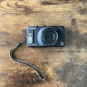 Nikon COOLPIX S9200 16.0MP Wide 18X Zoom Full HD - Digital Camera - Black